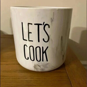 Marble look a like utensil holder